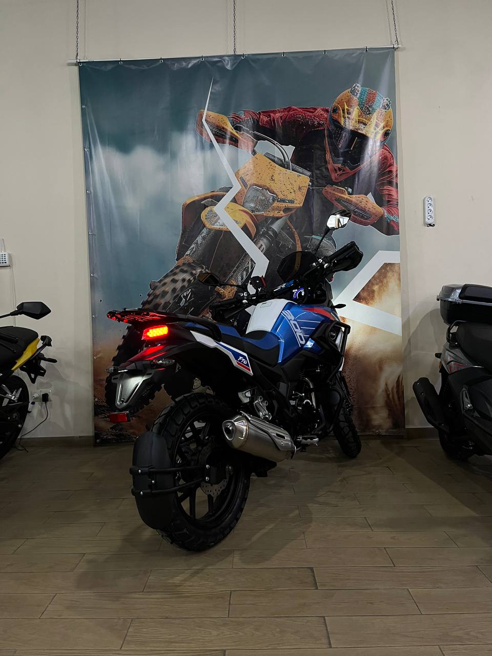 Мотоцикл Regulmoto FTO (Синий/Белый)