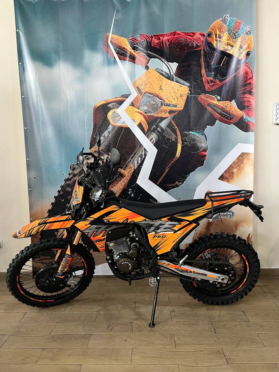Мотоцикл Regulmoto ATHLETE PRO NEW (Черный/Оранжевый)